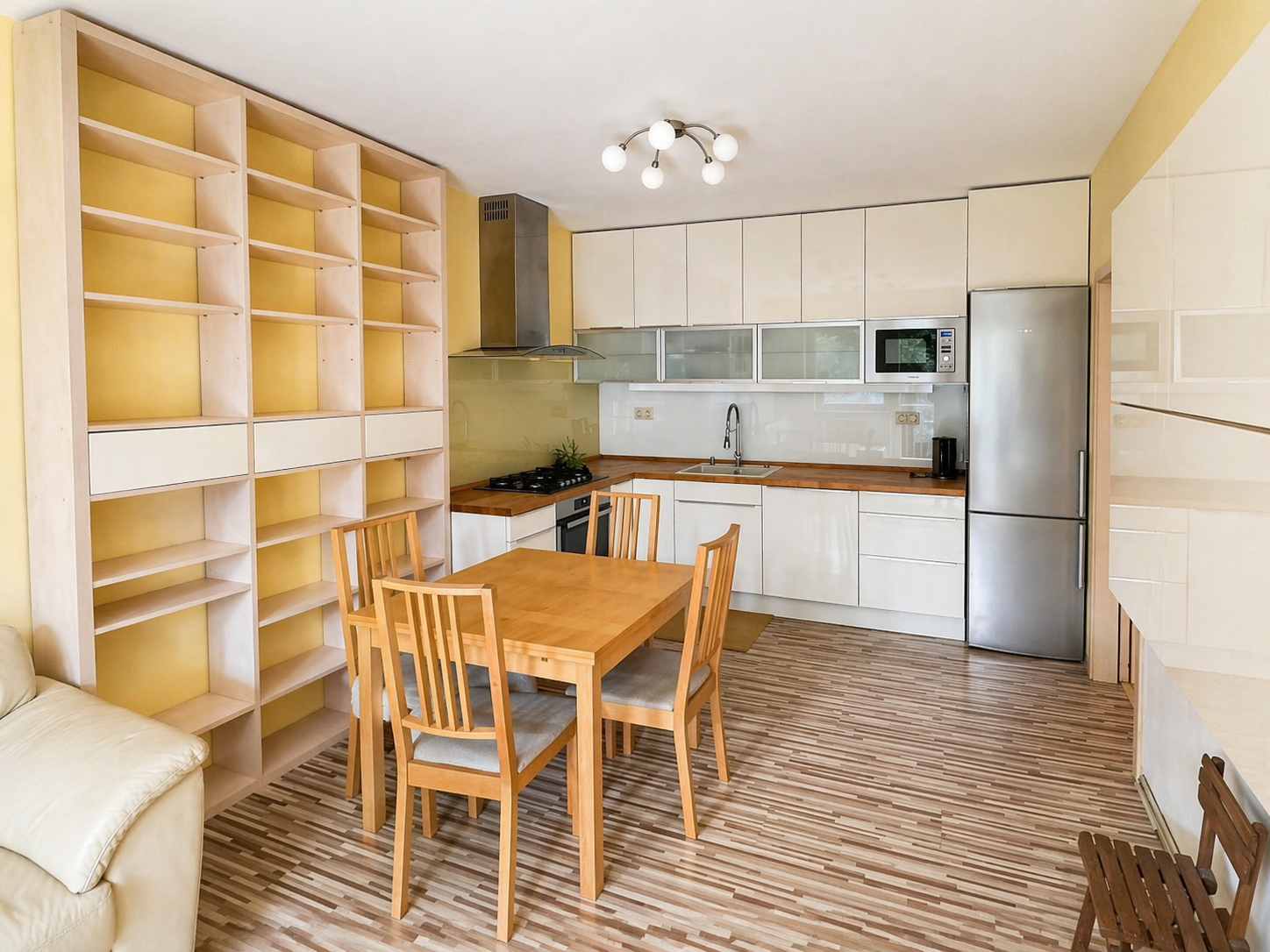 Na prenájom: Priestranný 3-izbový byt s dvoma balkónmi – Bratislava, Ružinov