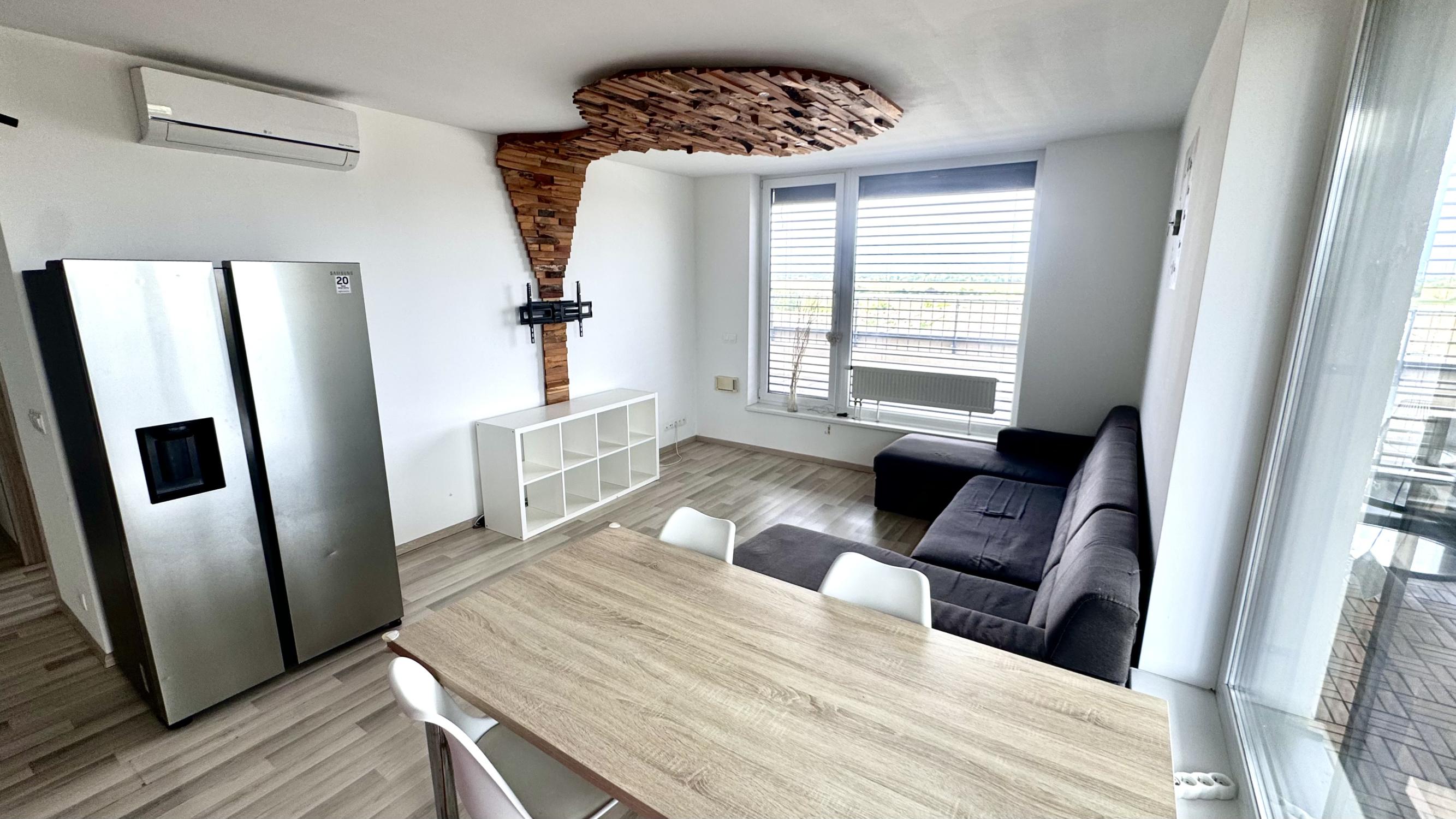 Priestranný 4izbový byt s veľkou terasou–Slnečnice Viladomy