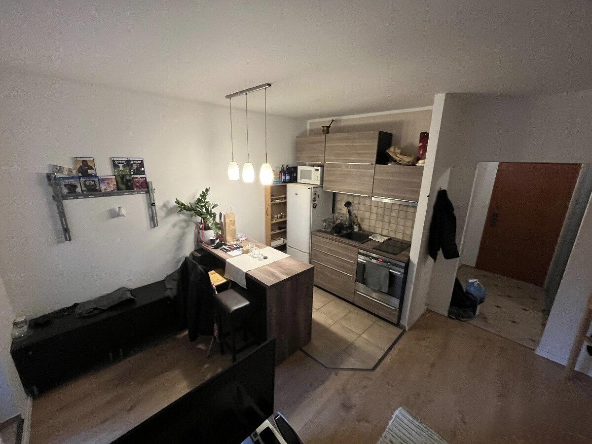 Prenájom 2 izbový byt - Bratislava - Petržalka, Gessayova